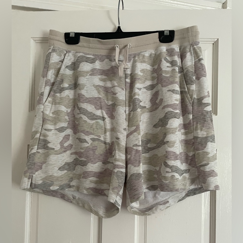 Old Navy Easy Vintage Pink Camo Shorts